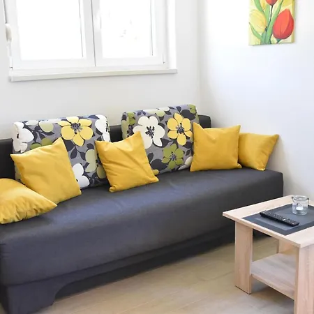 Luger 1- Og By Interhome