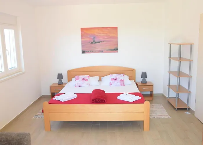 Luger 1- Og By Interhome